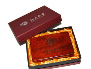 精致木制禮品禮盒套裝 獨(dú)特規(guī)格與優(yōu)質(zhì)工藝的完美融合——規(guī)格240x140x84mm，價(jià)格、廠家與圖片全解析